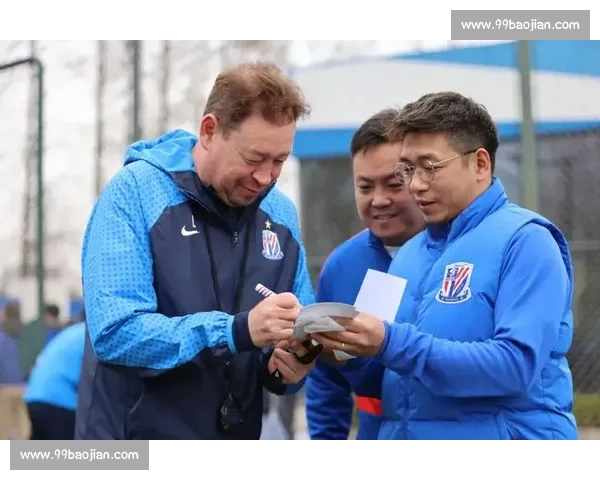 斯卢茨基直指申花失常根源:压力压垮争冠之心 斯卢茨基直指申花失常根源:压力压垮争冠之心